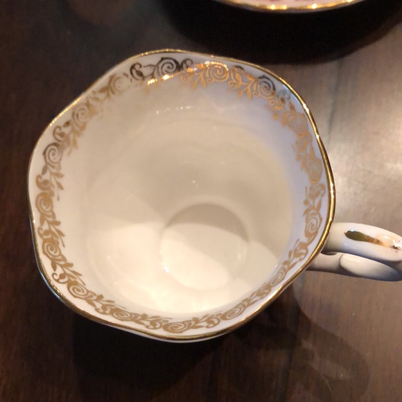 🏴󠁧󠁢󠁥󠁮󠁧󠁿 Crown Staffordshire Tea Cup & Saucer fine bone china set - Picture 8 of 9